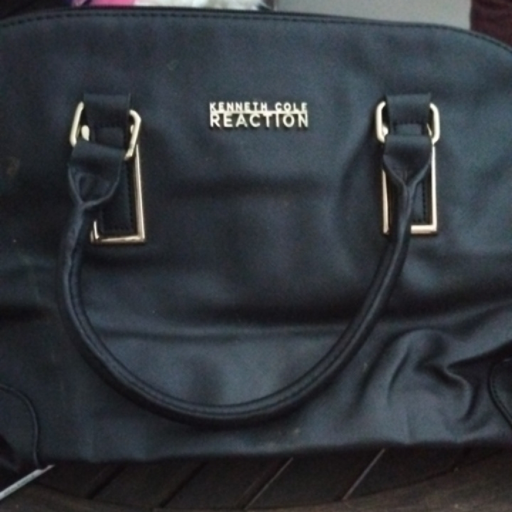 Kenneth Cole Reaction Black Shoulder Bag - Picture 1 of 7